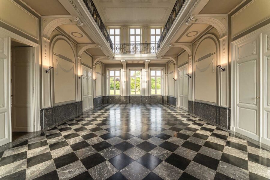 chateau-bayard-grand-hall